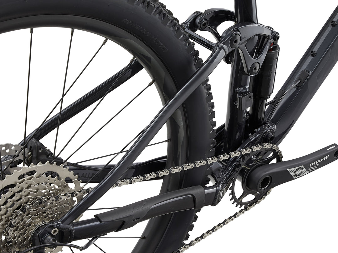 Giant Stance - Gunmetal Black