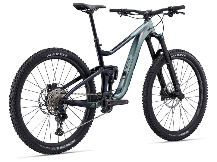 Giant Reign 1 - Airglow