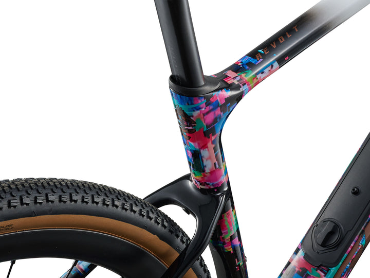 Giant Revolt Advanced 0 SE Gravel Bike - Radio Spectrum
