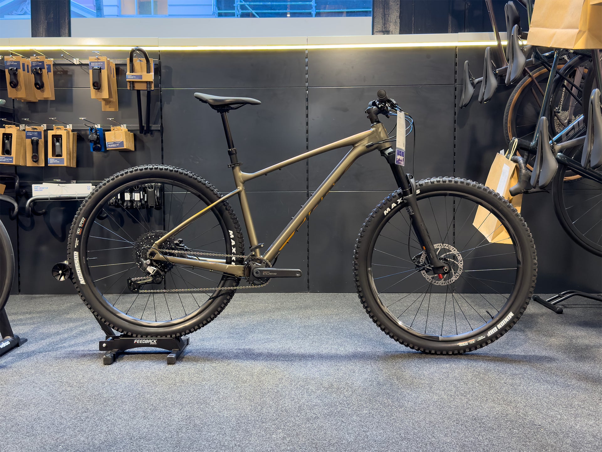 Giant Fathom 29 Pyrite Brown – Giant Sydney