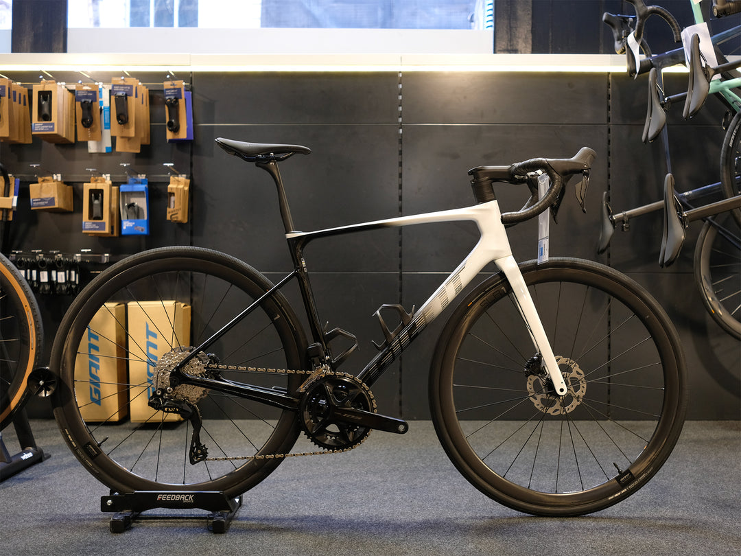 Giant Defy Advanced Pro Unicorn White – Giant Sydney