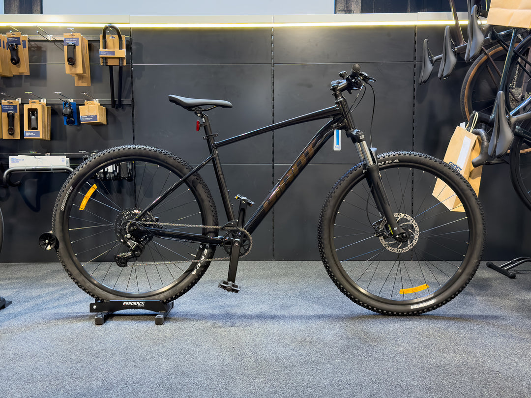 Giant Talon 29 Metallic Black (24) – Giant Sydney