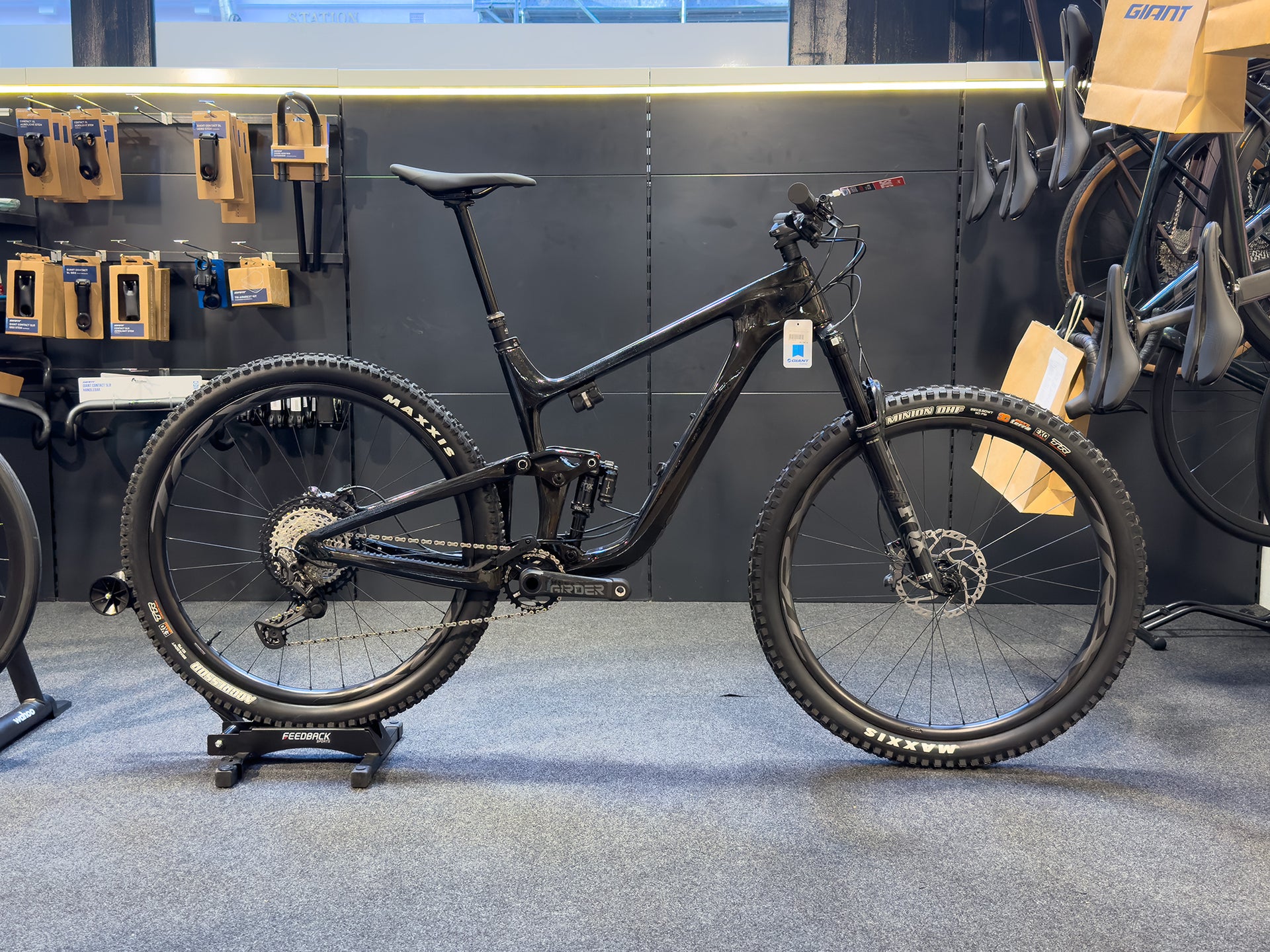 Giant Trance Advanced Pro 29 Carbon/Black Diamond (22) – Giant